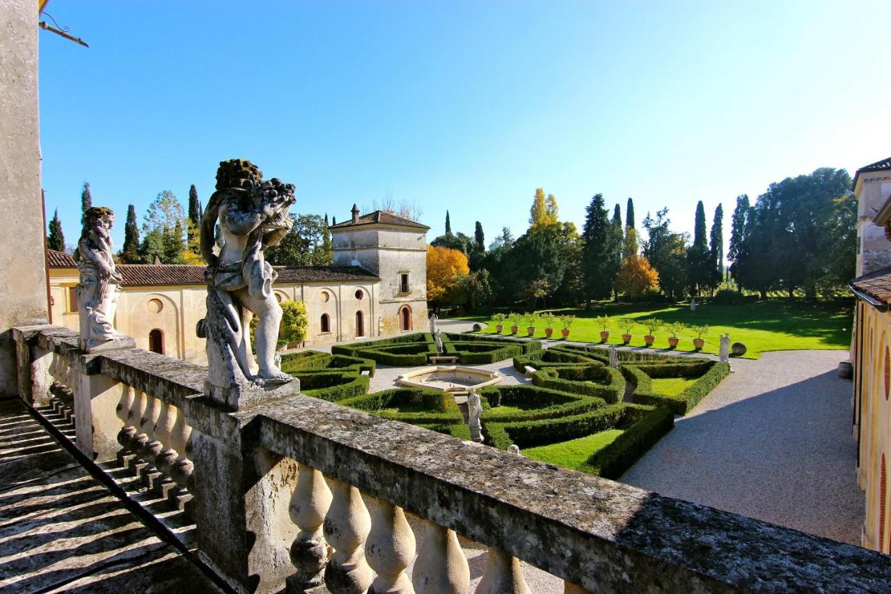 Hotel Villa Giona サン・ピエトロ・イン・カリアーノ エクステリア 写真